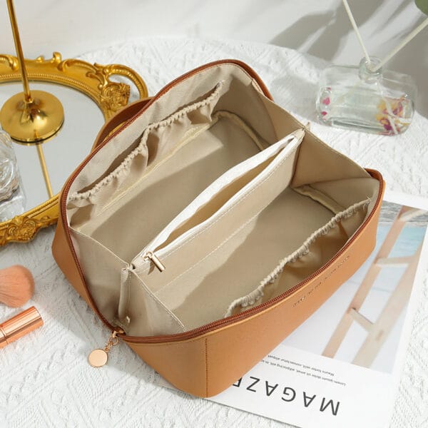 Cosmetic bag - Image 3
