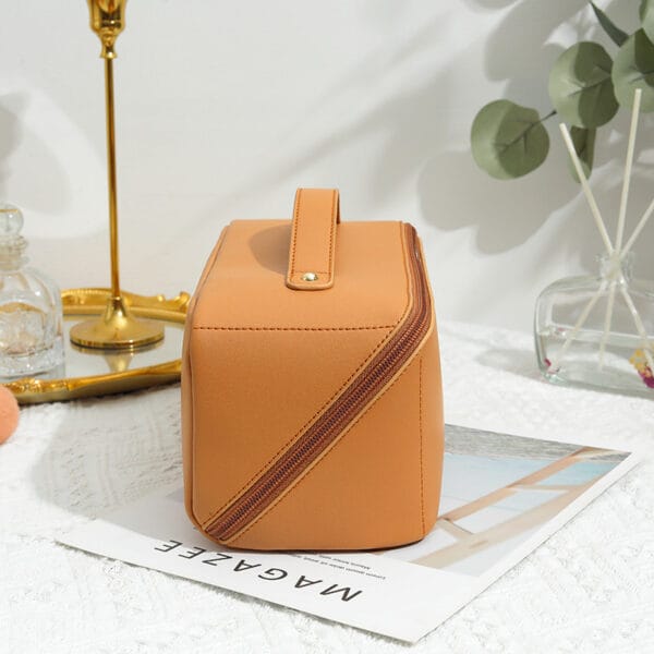 Cosmetic bag - Image 4